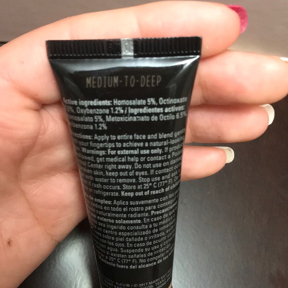 Mary kay Cc cream - Picture 2 of 4